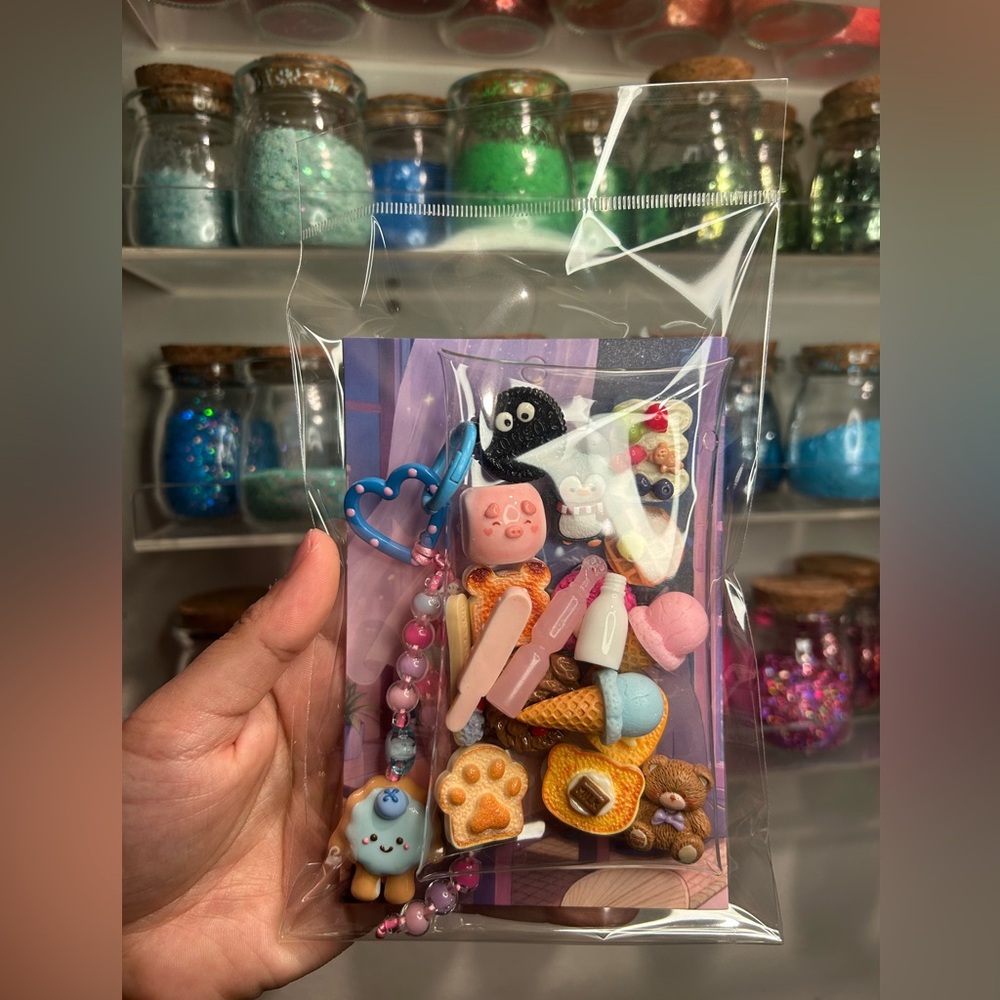 Clear charm pouch